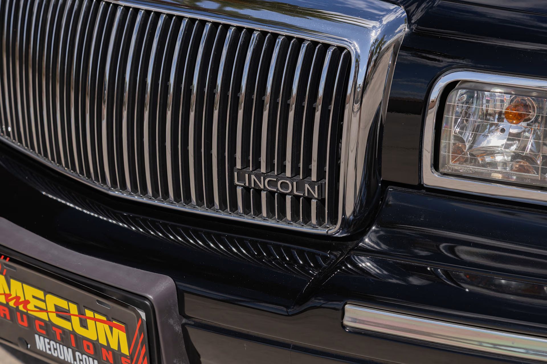 1997 Lincoln Town Car Hearse - 9_result22