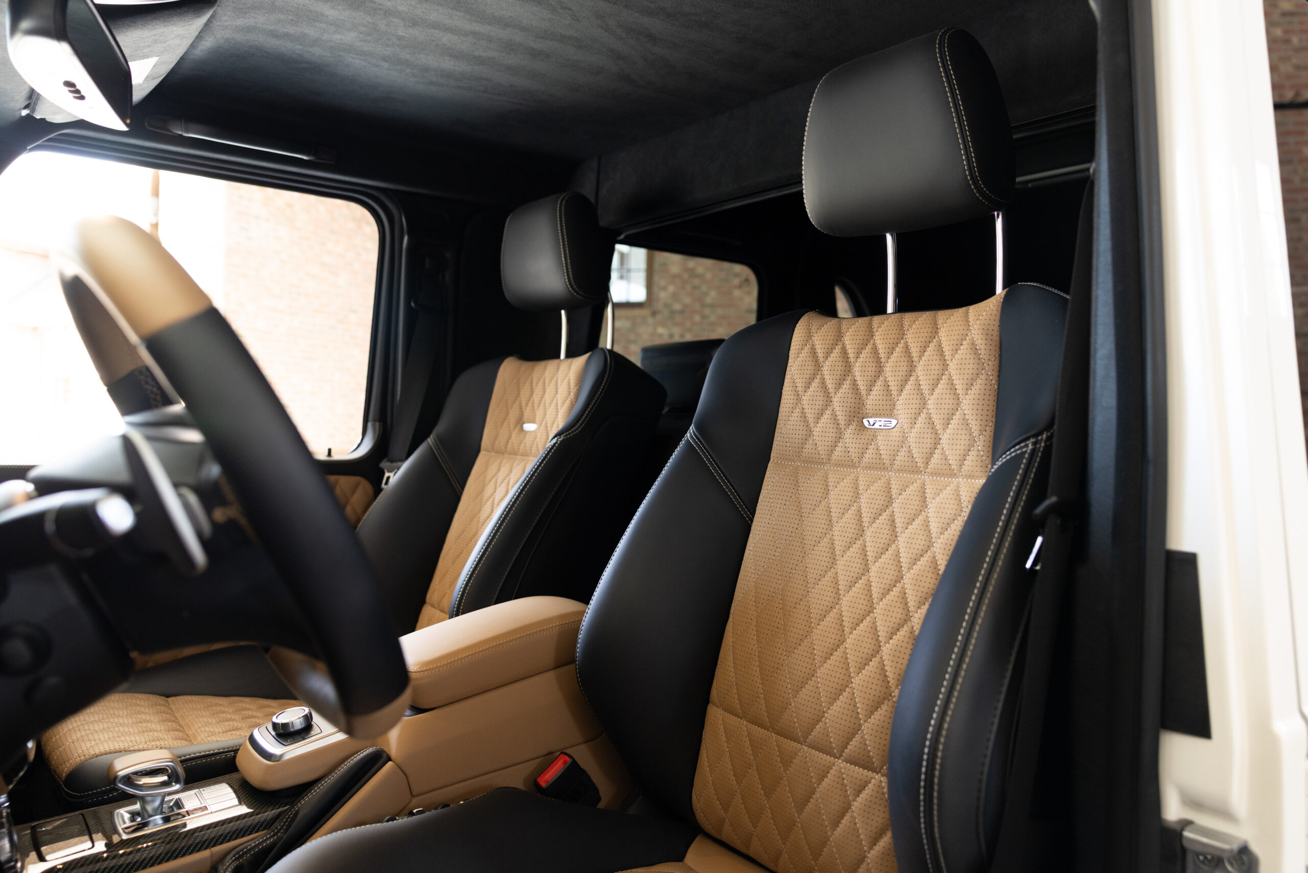 2018-Mercedes-Maybach-G-650-Landaulet_1472700