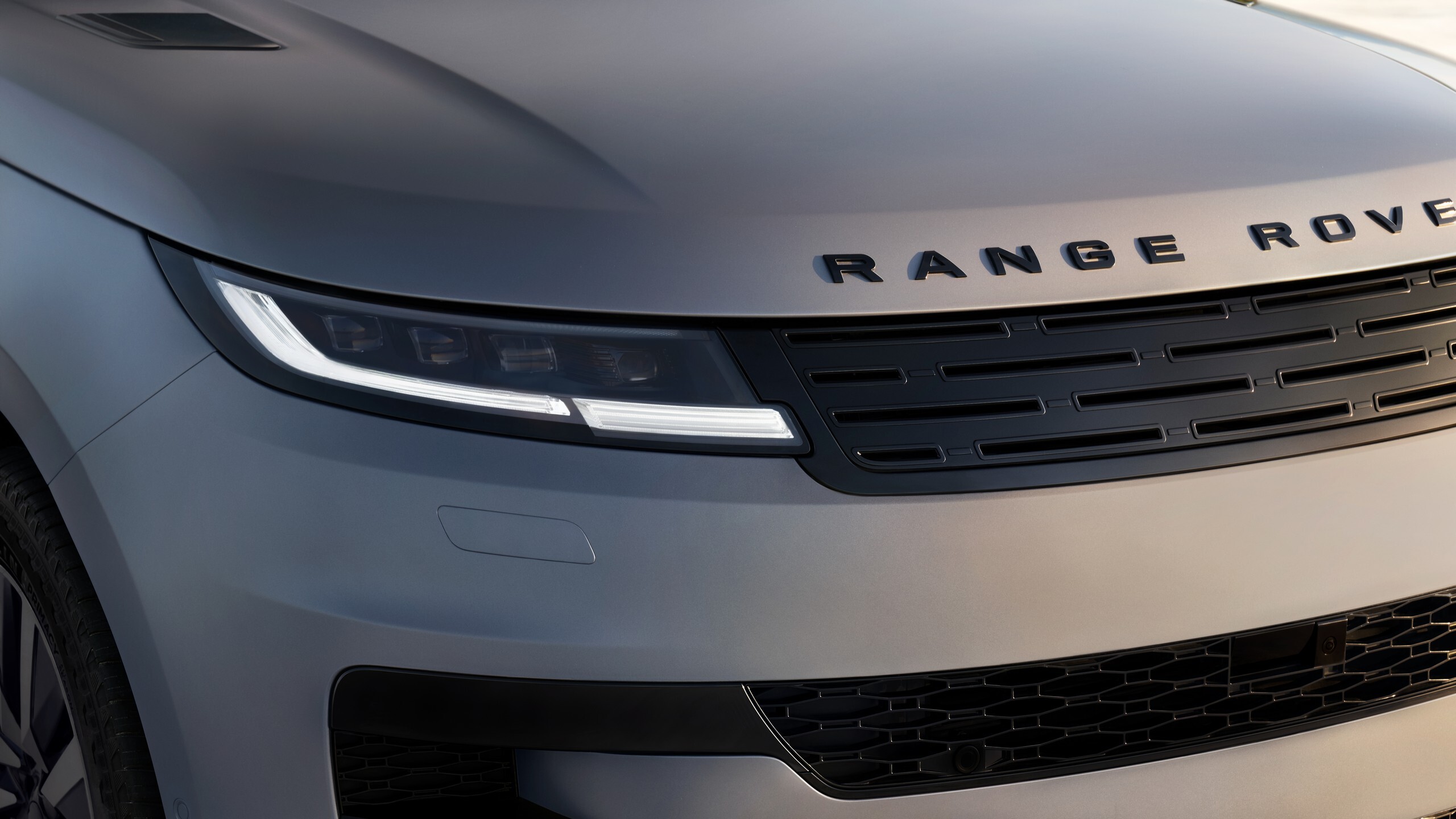 Фара и решётка Range Rover Sport Electric