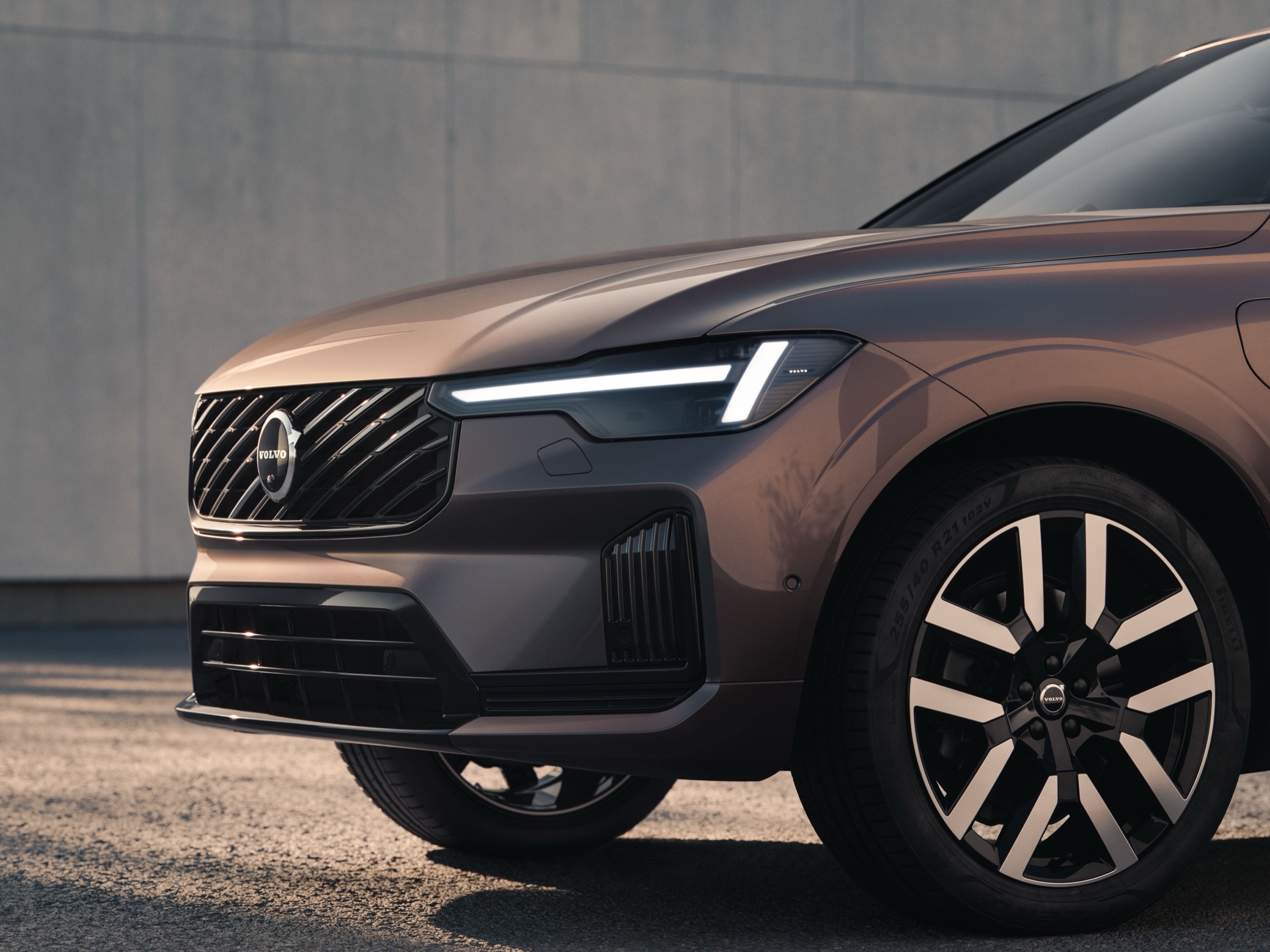 2027 Volvo XC90 PHEV 00009