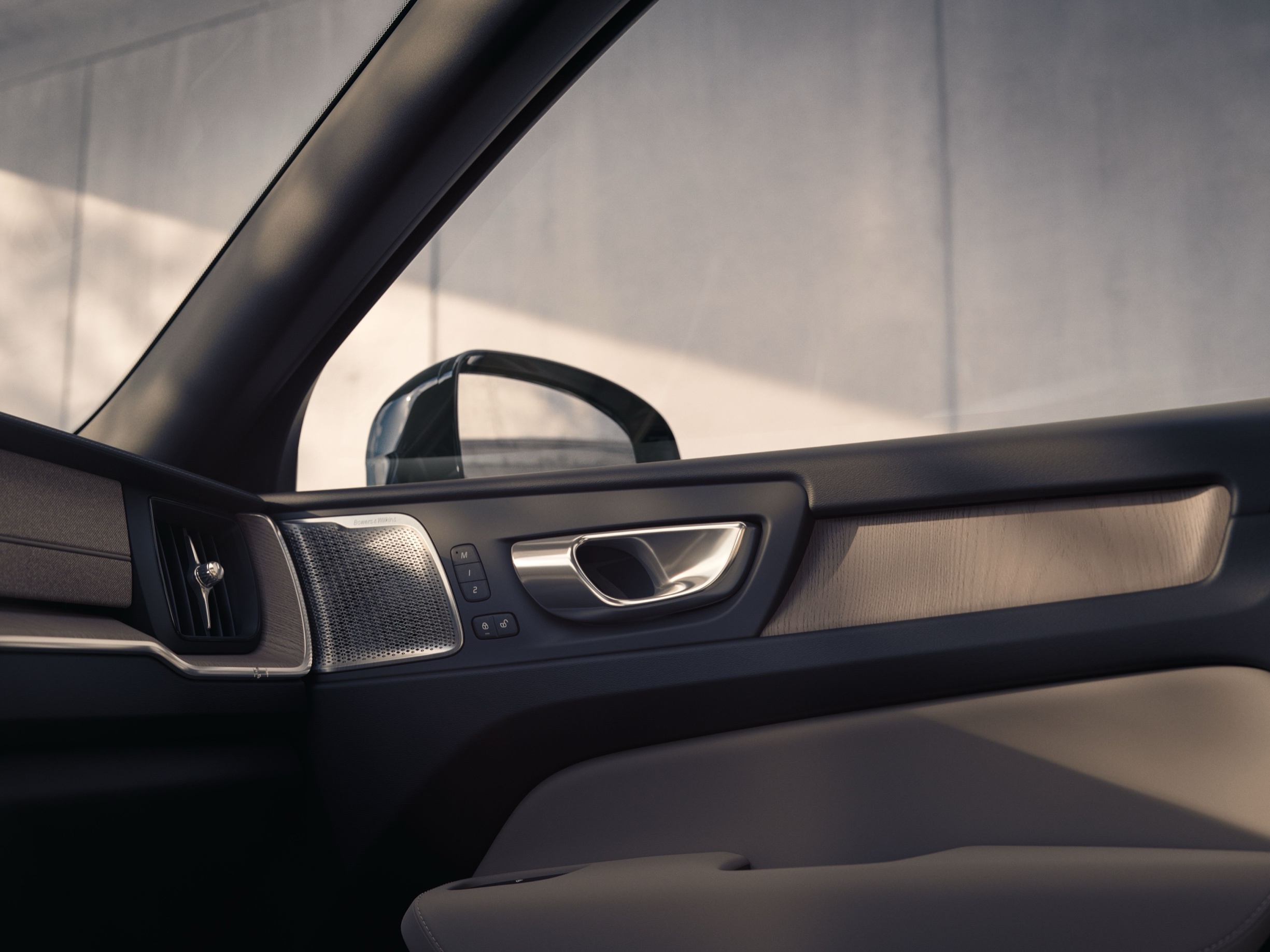 2027 Volvo XC90 PHEV 00011