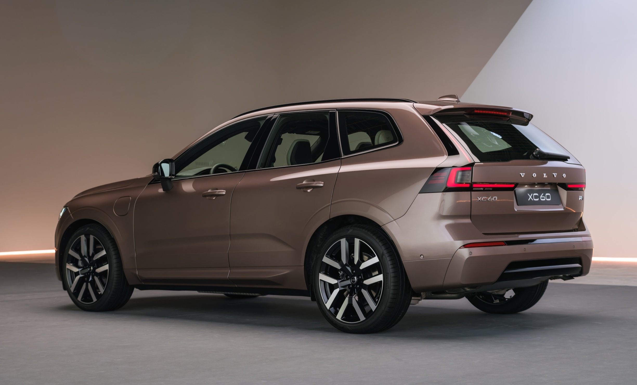 2027 Volvo XC90 PHEV 00032