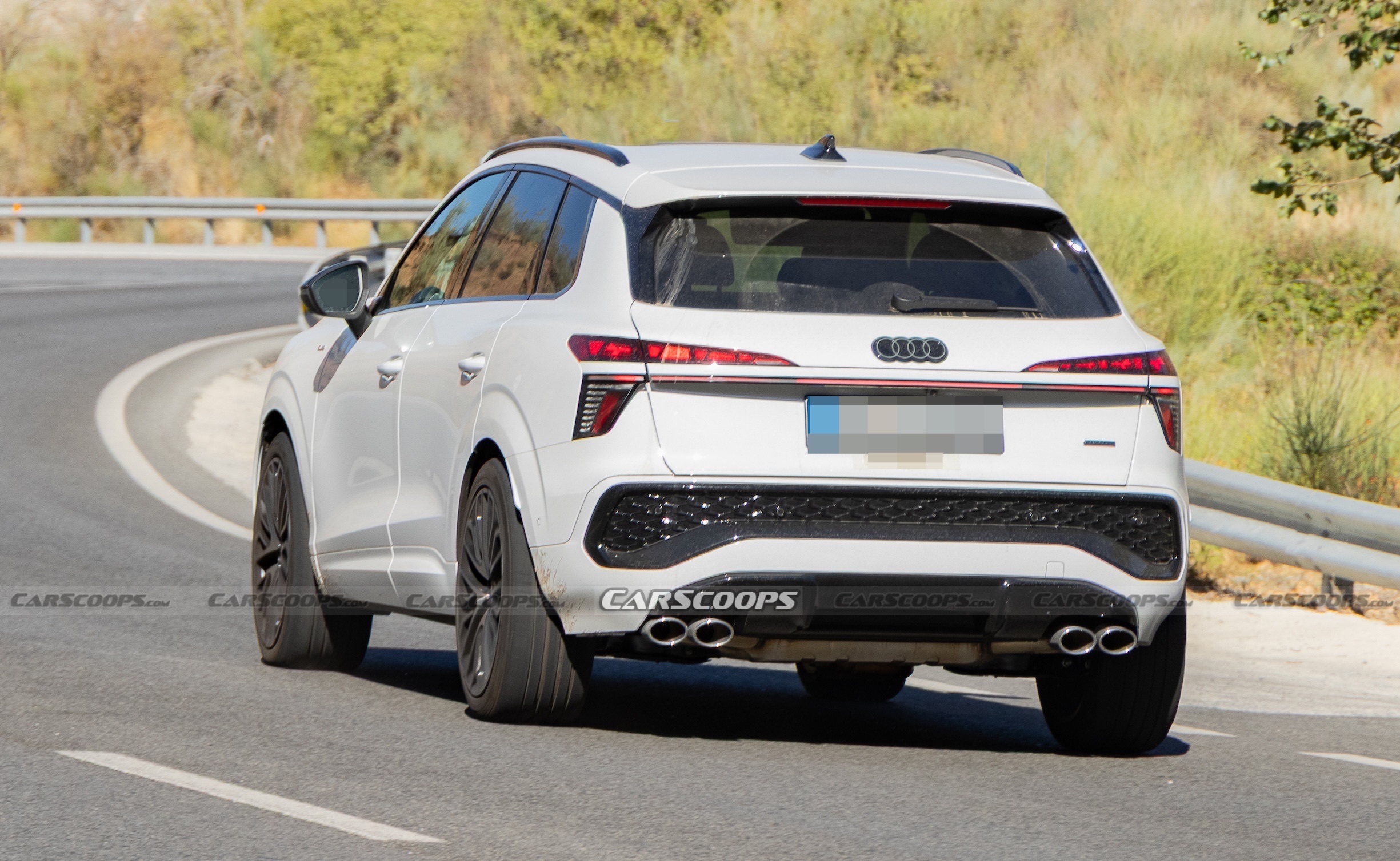 Audi SQ3 scoop 00011