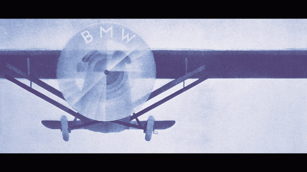  Everyone Thinks BMW&rsquo;s Badge Is A Spinning Propeller. It Isn&rsquo;t