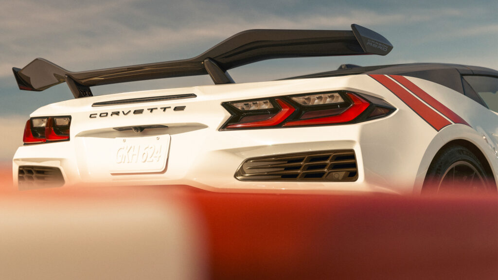  Chevy Is Still Building 6.2-Liter Corvettes Alongside 2027 Model