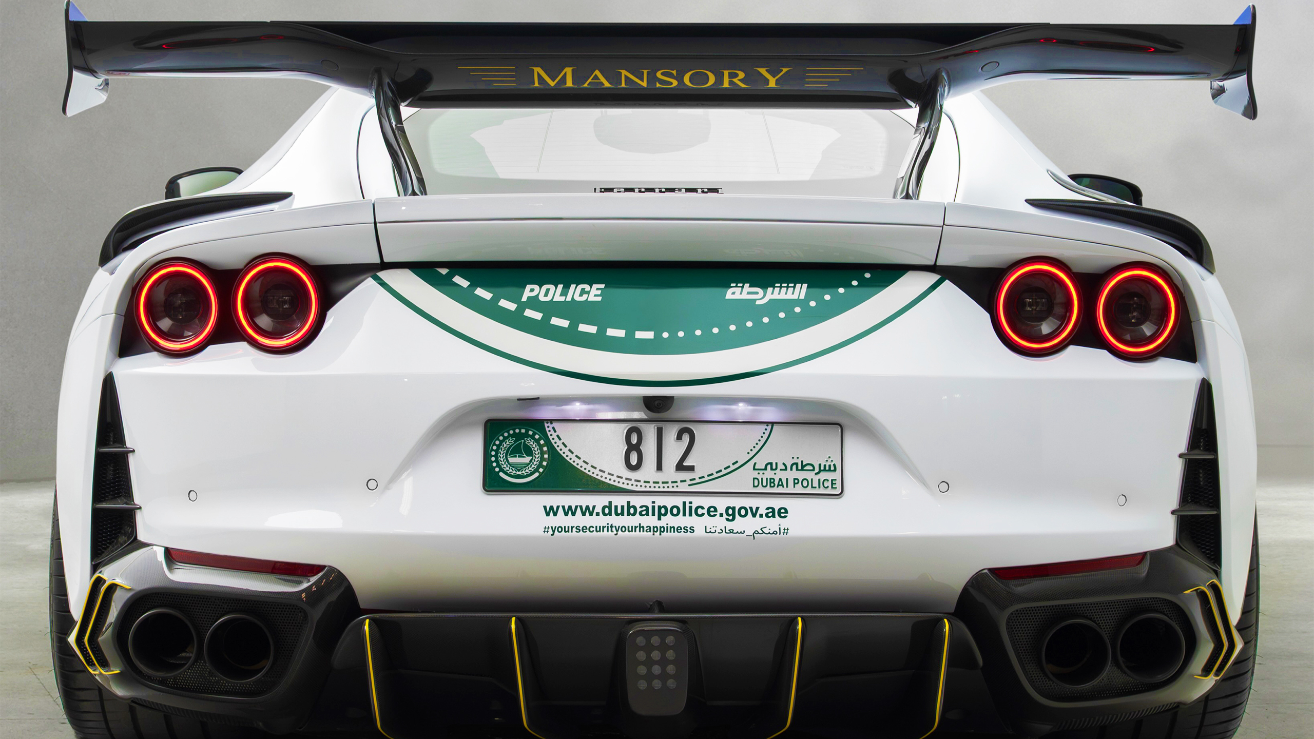 杜拜警方再添新成員：Mansory 改裝的法拉利 812 Superfast 加入巡邏行列