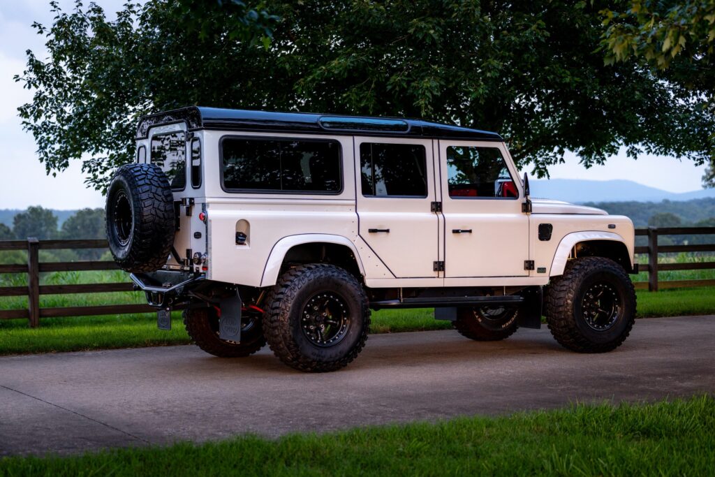  Helderburg&rsquo;s Classic Defender Restomod Costs 2.5 Times More Than A New Octa