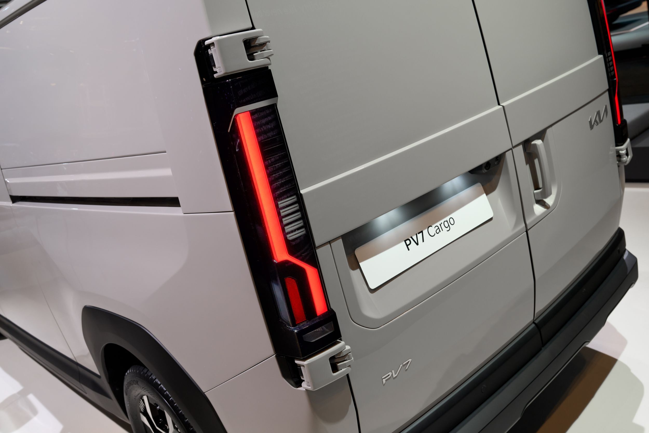 Kia PV7 Cargo - Live (11)