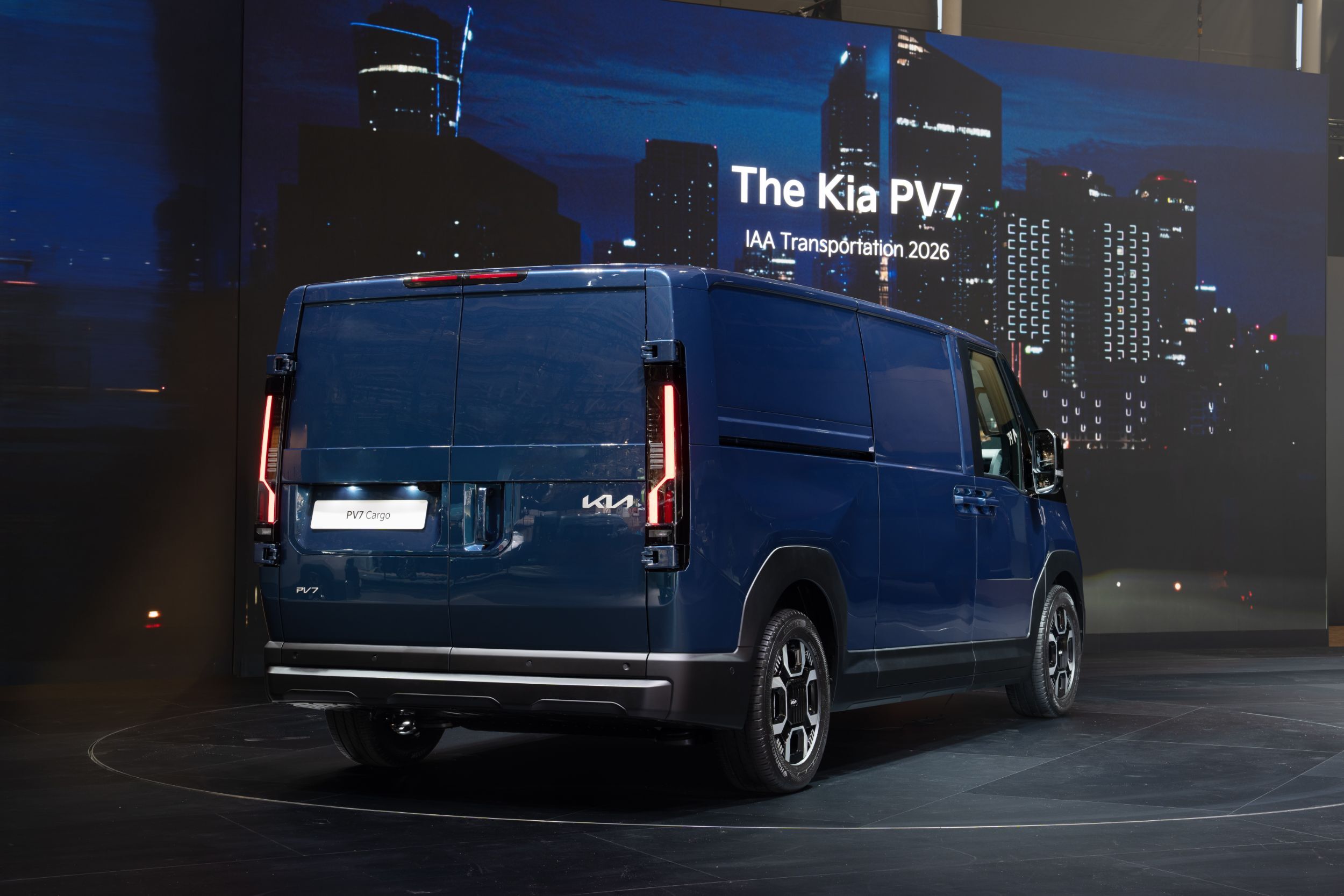 Kia PV7 Cargo - Live (26)s