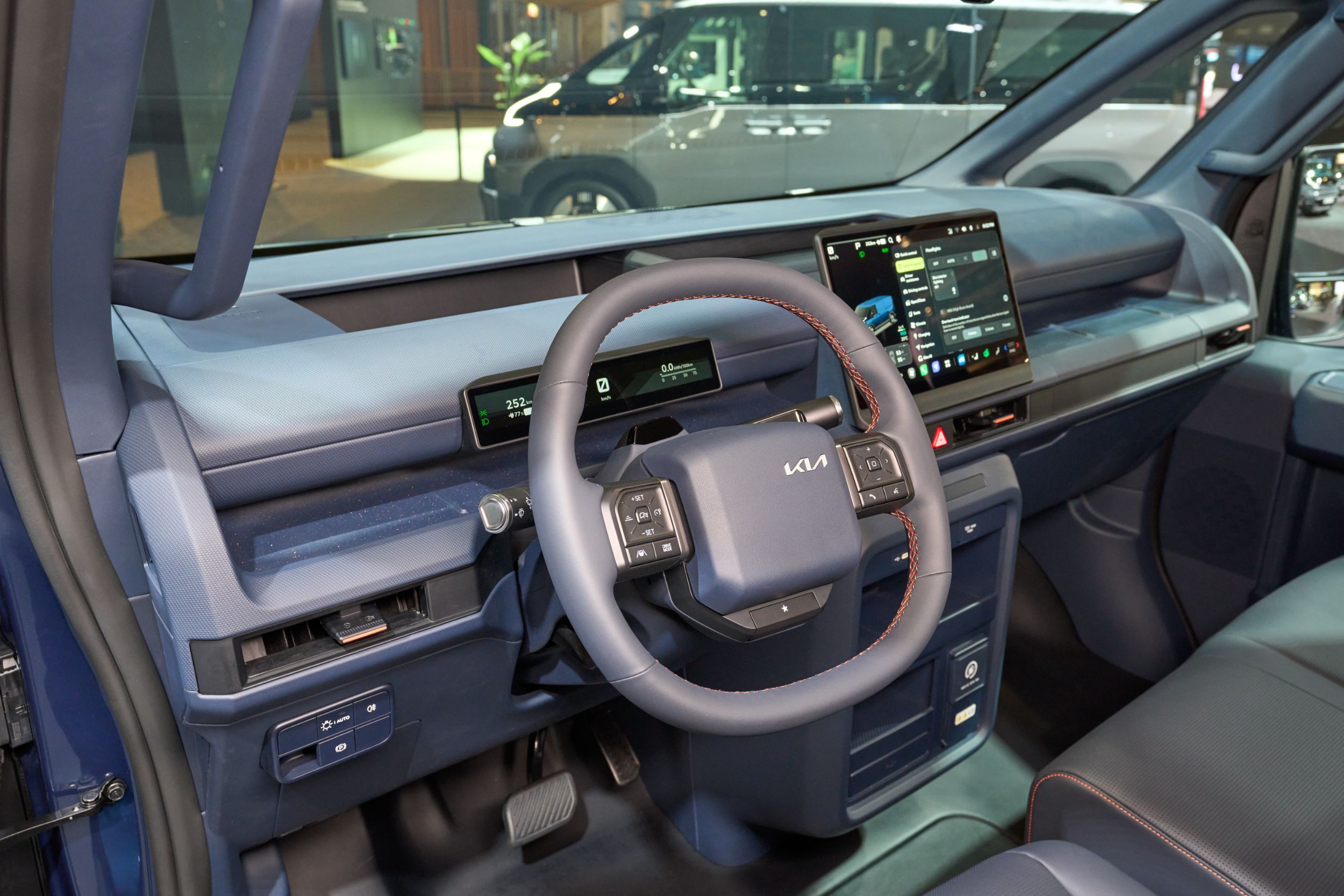Kia PV7 Cargo - Live (34)