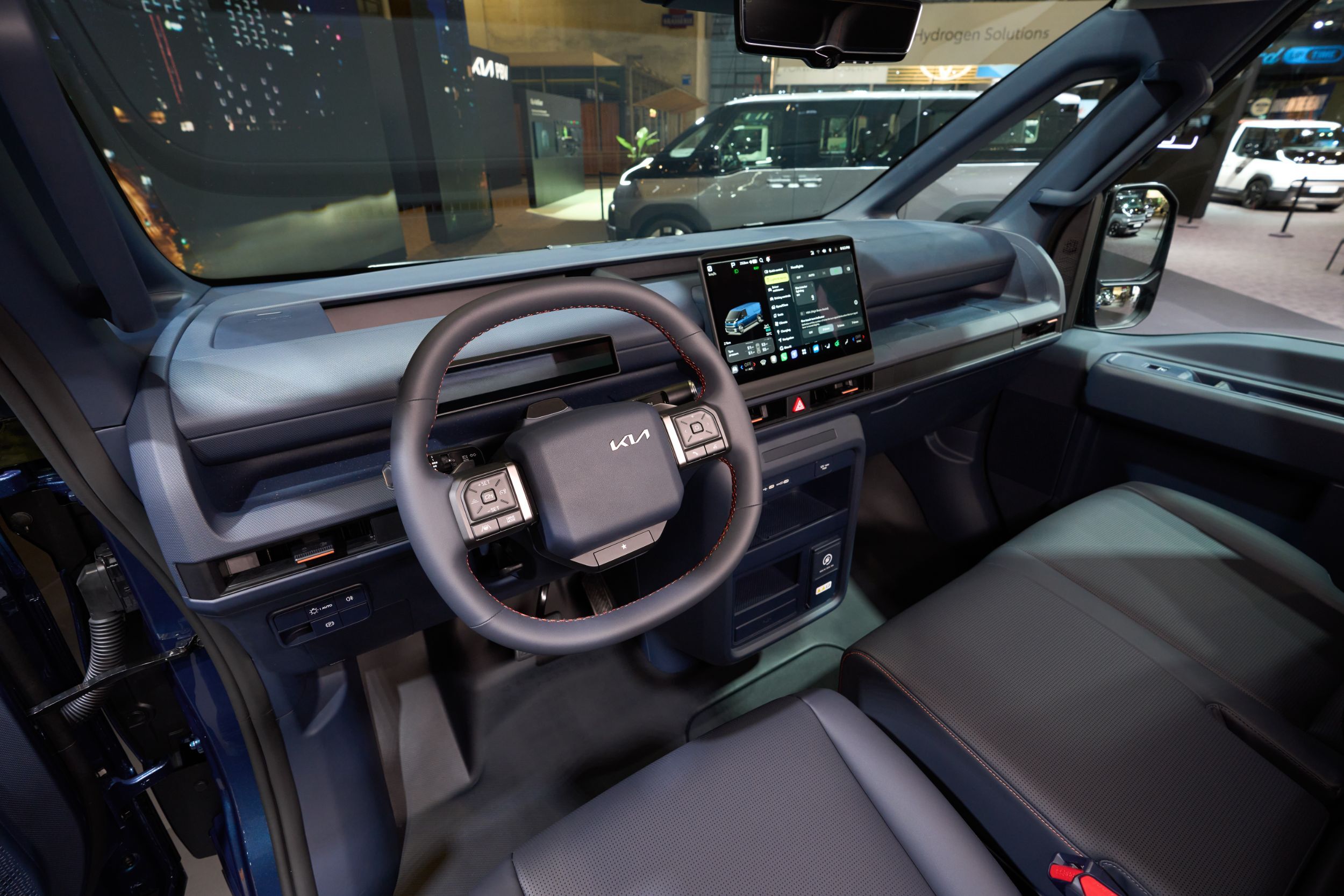 Kia PV7 Cargo - Live (36)