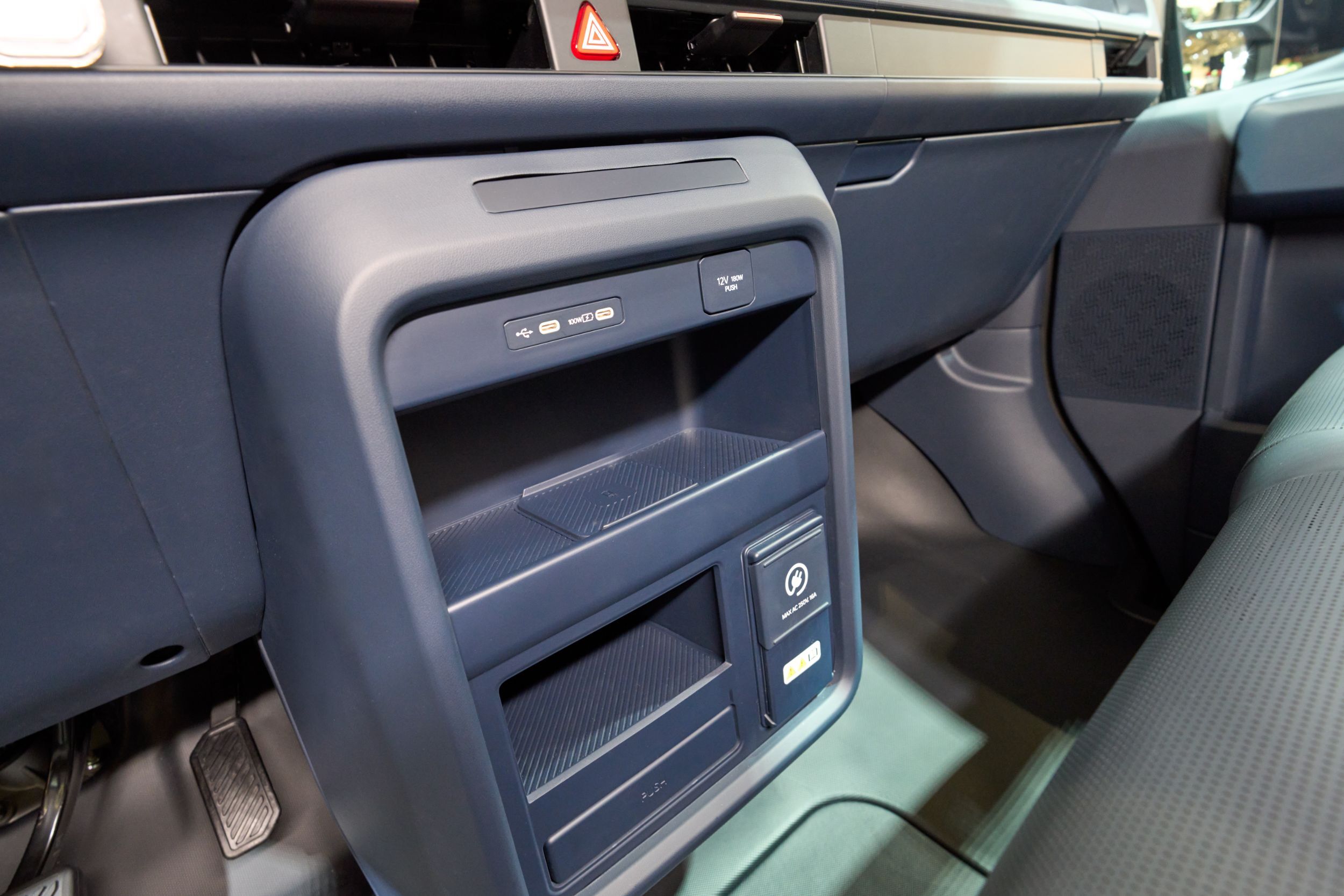 Kia PV7 Cargo - Live (37)