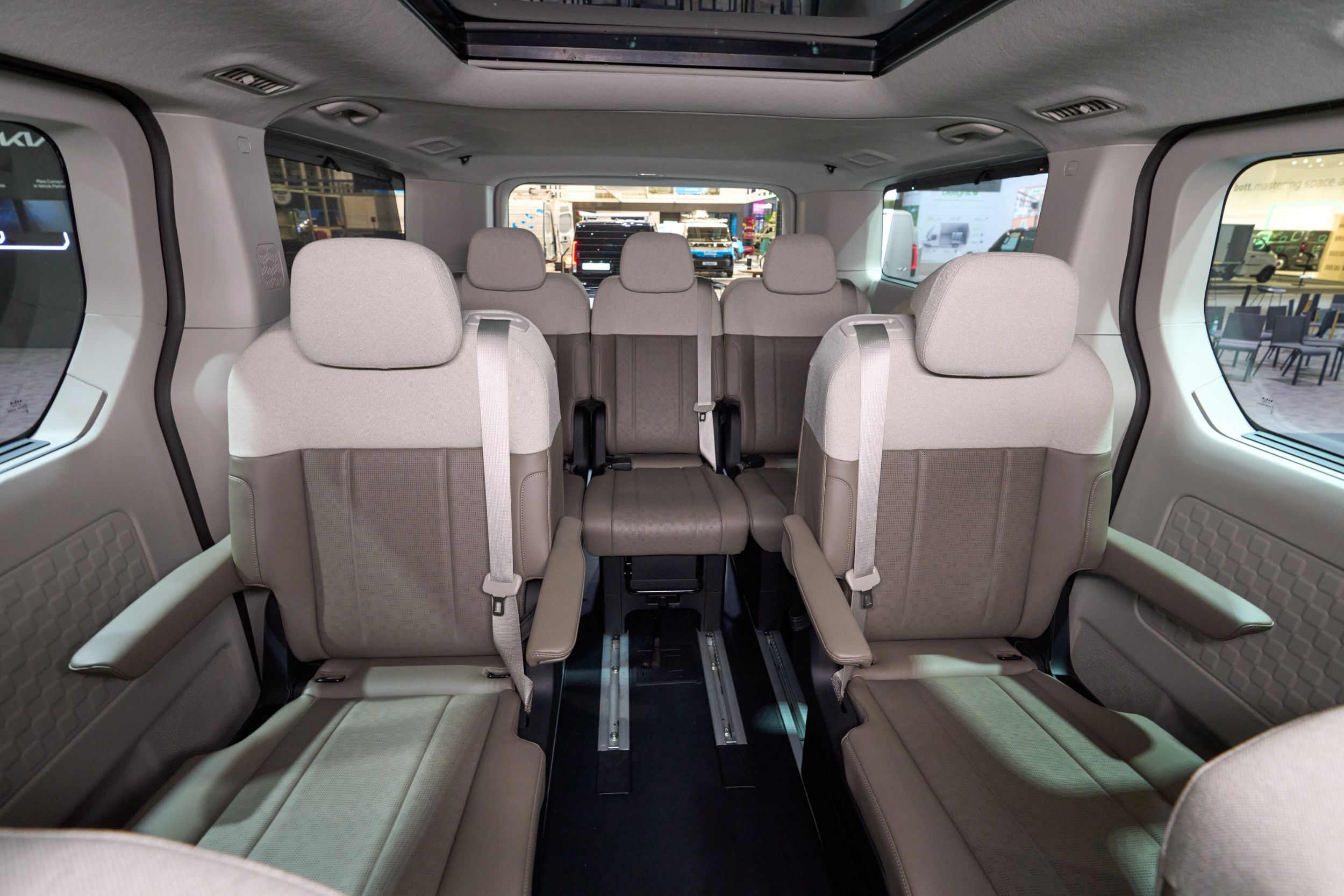 Kia PV7 Passenger - Live (22)