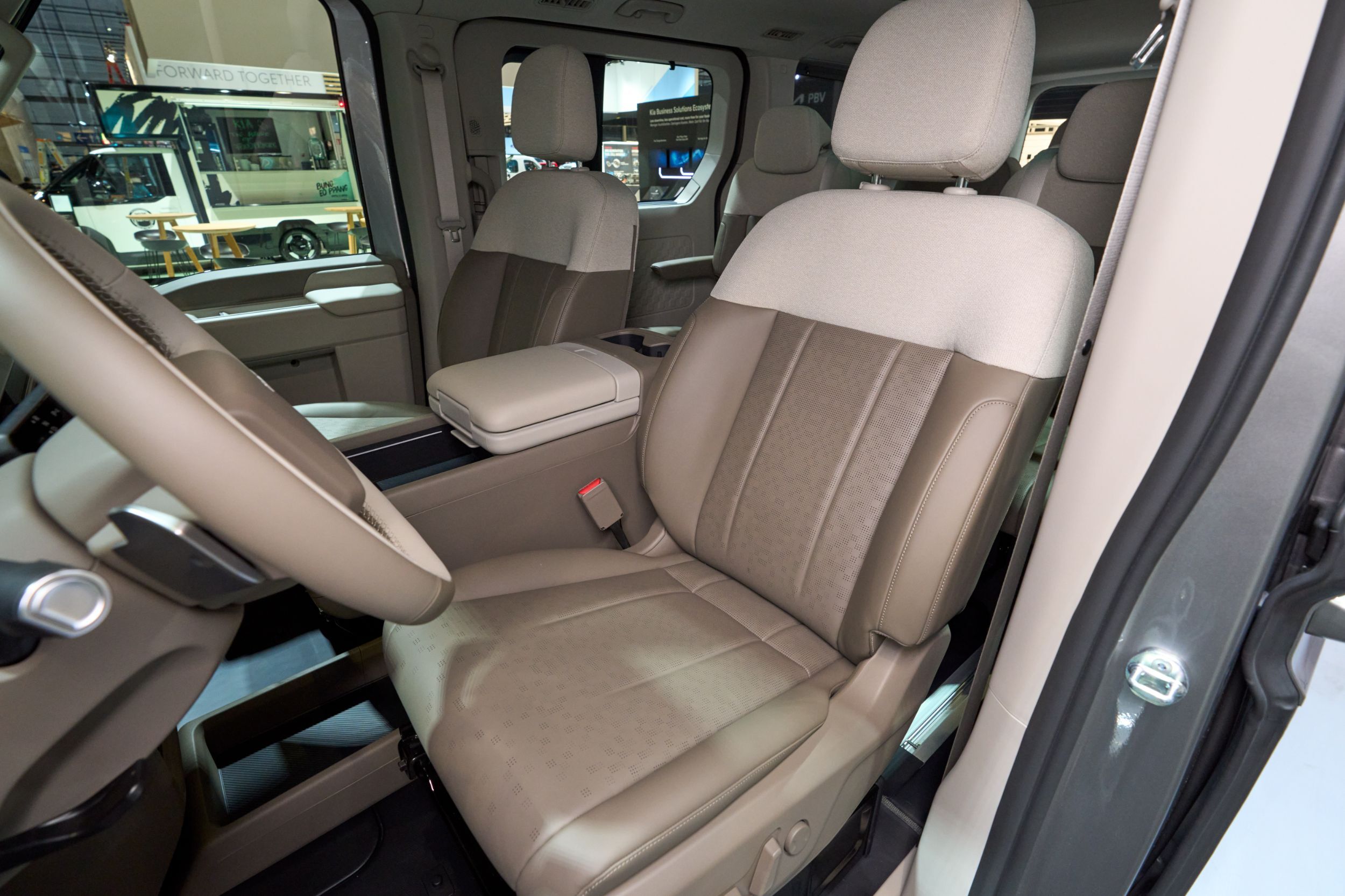 Kia PV7 Passenger - Live (25)