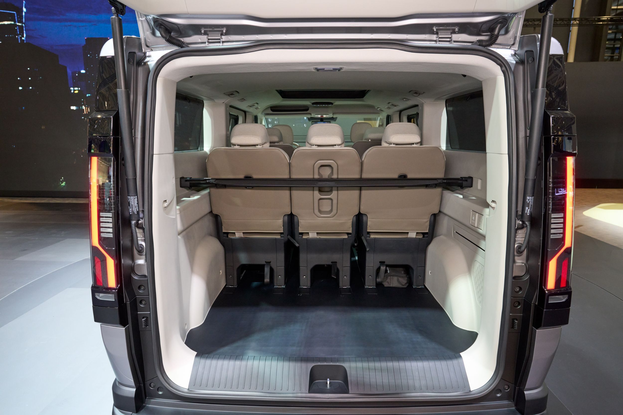 Kia PV7 Passenger - Live (31)