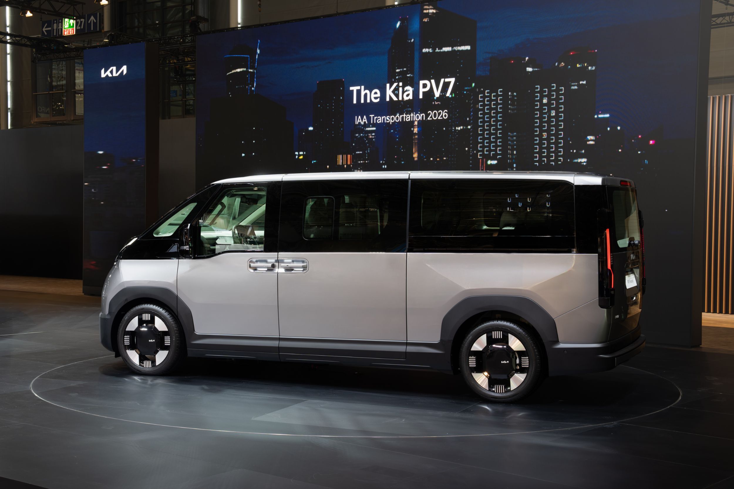 Kia PV7 Passenger - Live (4)