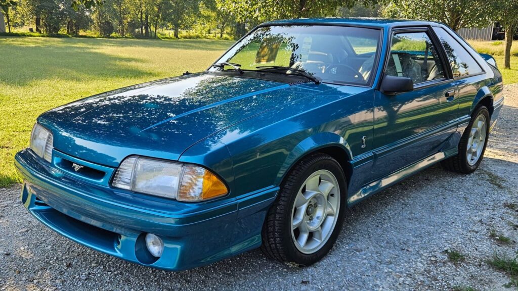 Mustang Cobra z przebiegiem 106 km nadal nie zna rowu