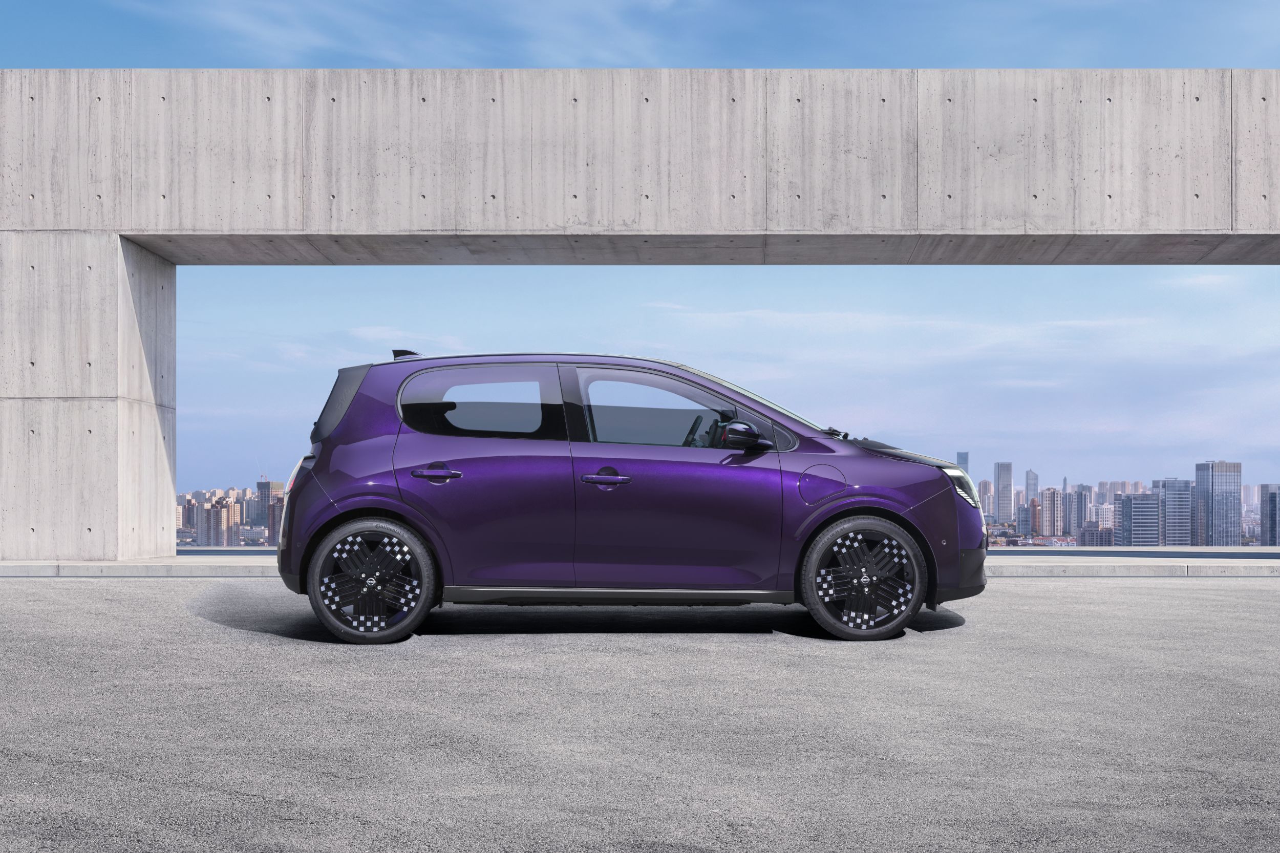 Nissan Pixo в профиль