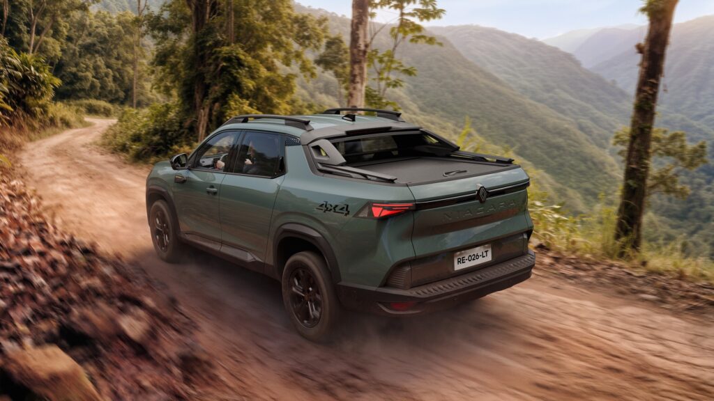  Renault&rsquo;s Sensible New Truck Says It Rides Like An SUV