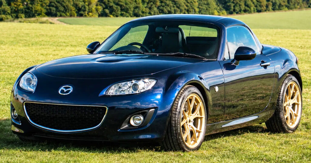  It Looks Like A Normal Mazda MX-5, But It Actually Has A Ford V6