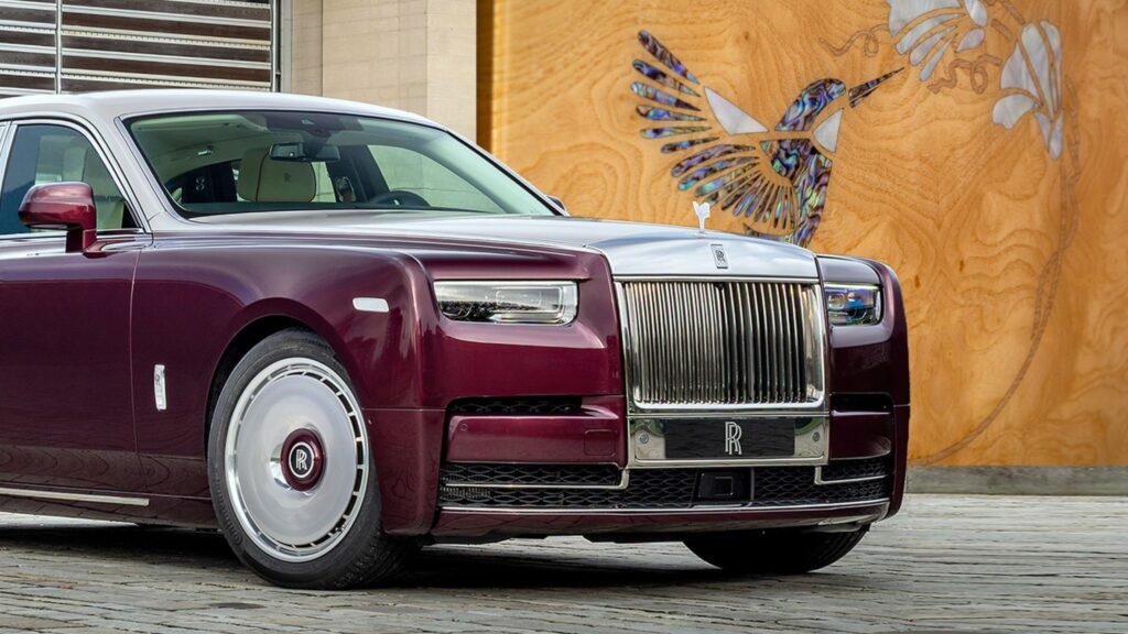 Rolls-Royce-Phantom-Hummingbird-main-1024x576.jpg