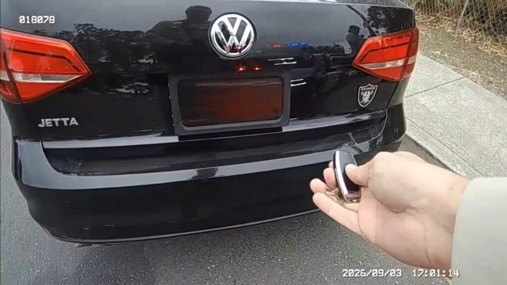  California Cops Catch Jetta Driver With A Push-Button Plate Hider