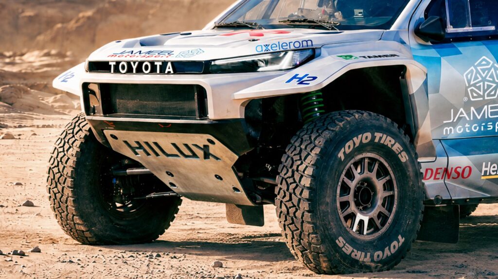 Toyota-DKR-GR-FC-Hilux-4-1024x575.jpg