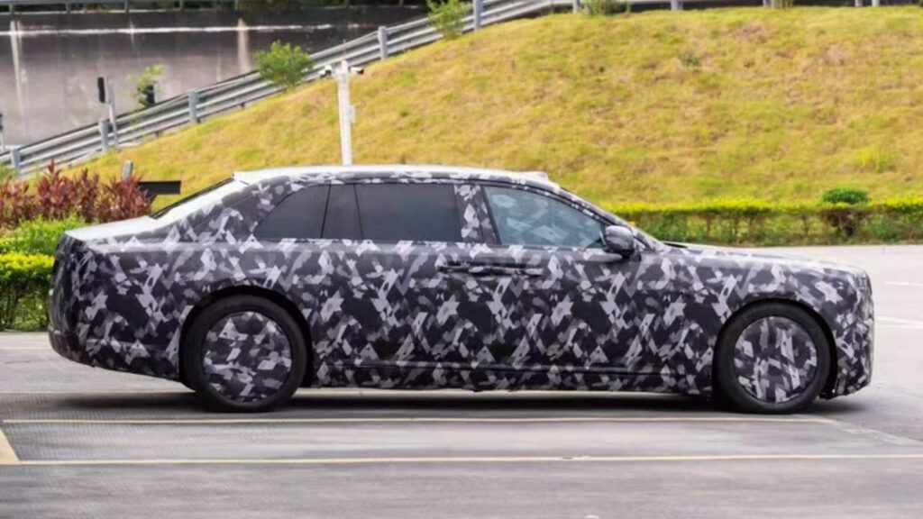  BYD’s Flagship Sedan Is Coming For The Rolls-Royce Phantom