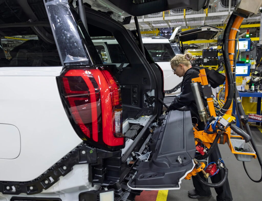  Detroit&rsquo;s Big Three Push Back Against Trump&rsquo;s Chinese Car Invitation