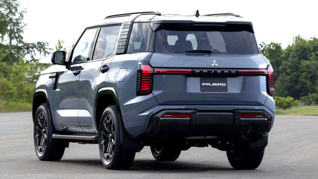  2024 Nissan Juke Buzzes In With Big Screen And A Yellow Glow