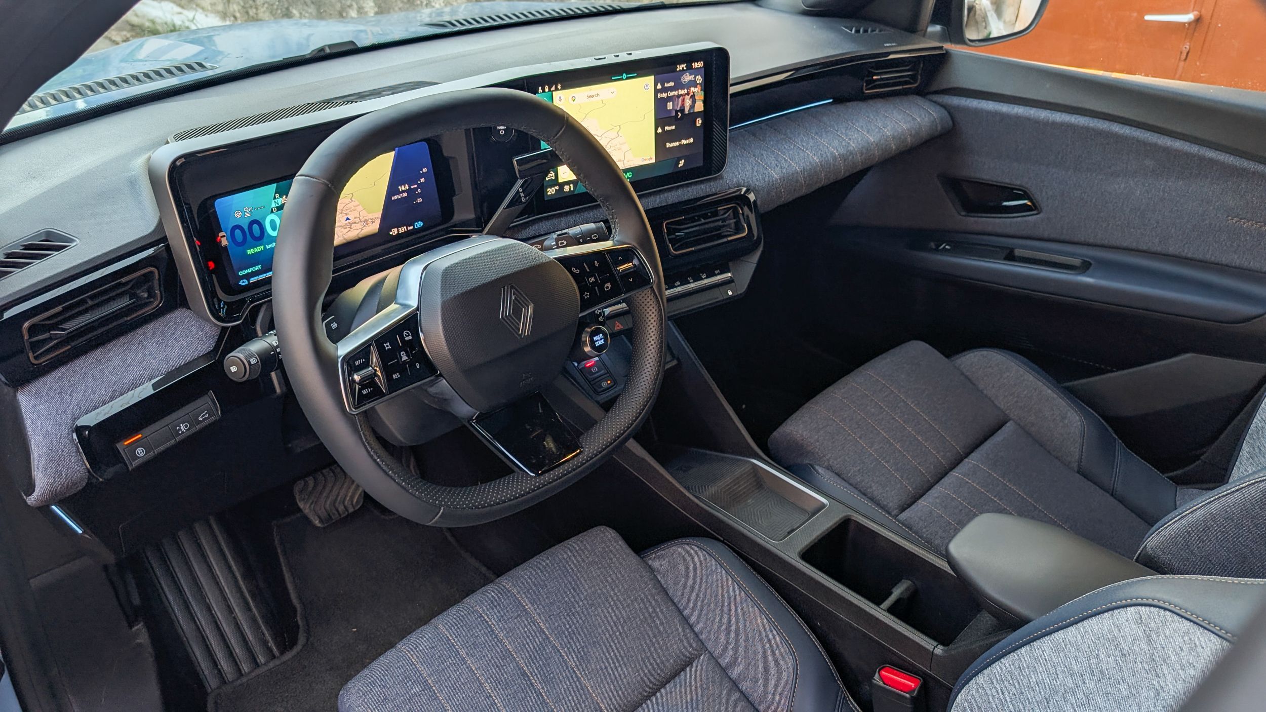 Renault 4 E-Tech - CarScoops - Interior (1)
