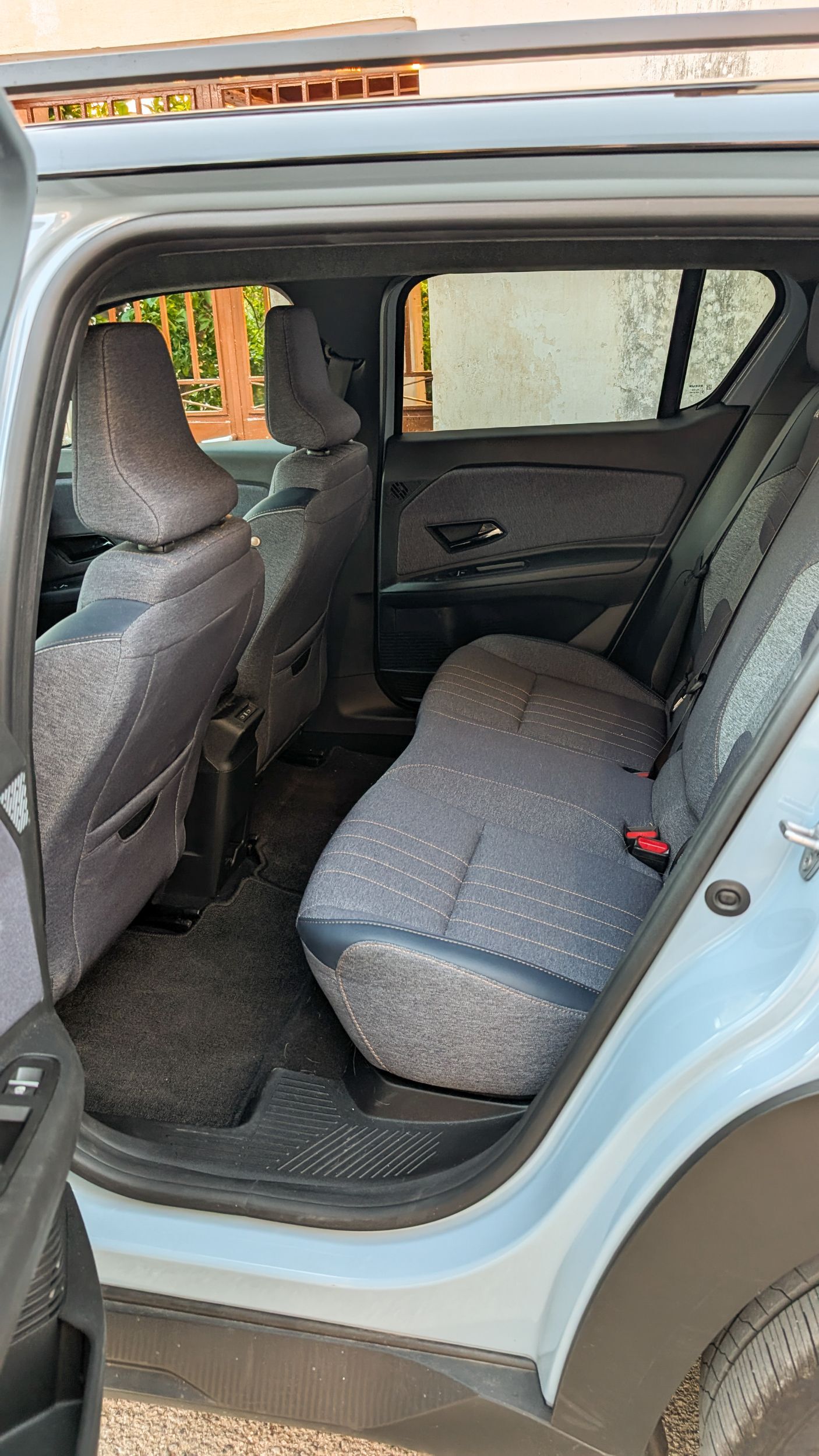 Renault 4 E-Tech - CarScoops - Interior (10)