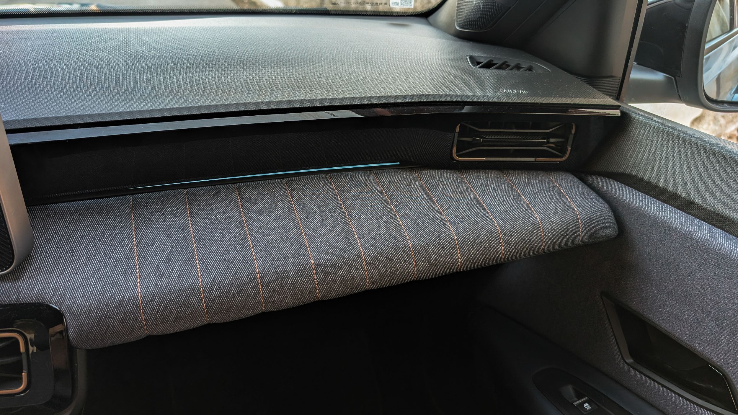 Renault 4 E-Tech - CarScoops - Interior (19)