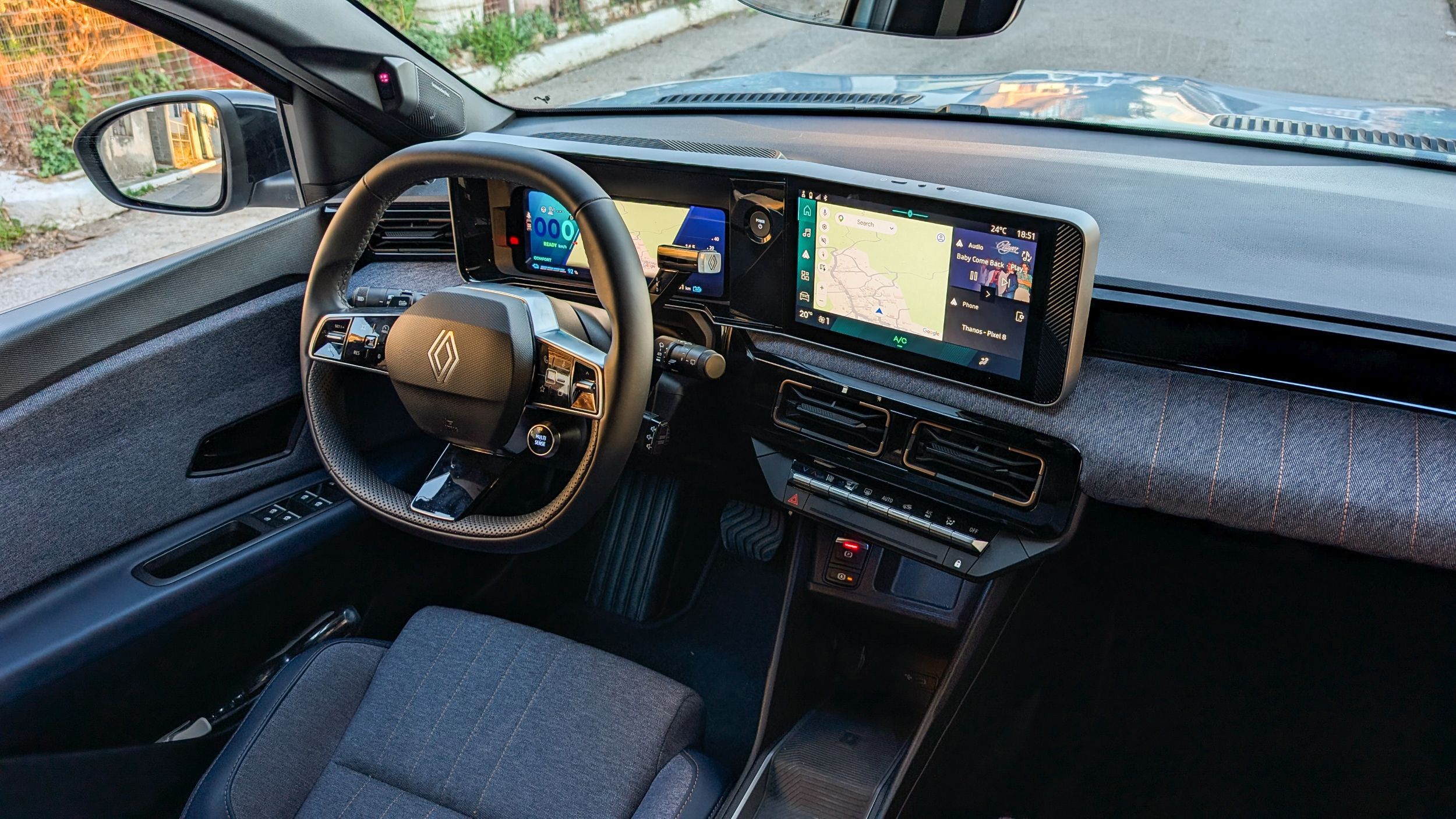 Renault 4 E-Tech - CarScoops - Interior (3)