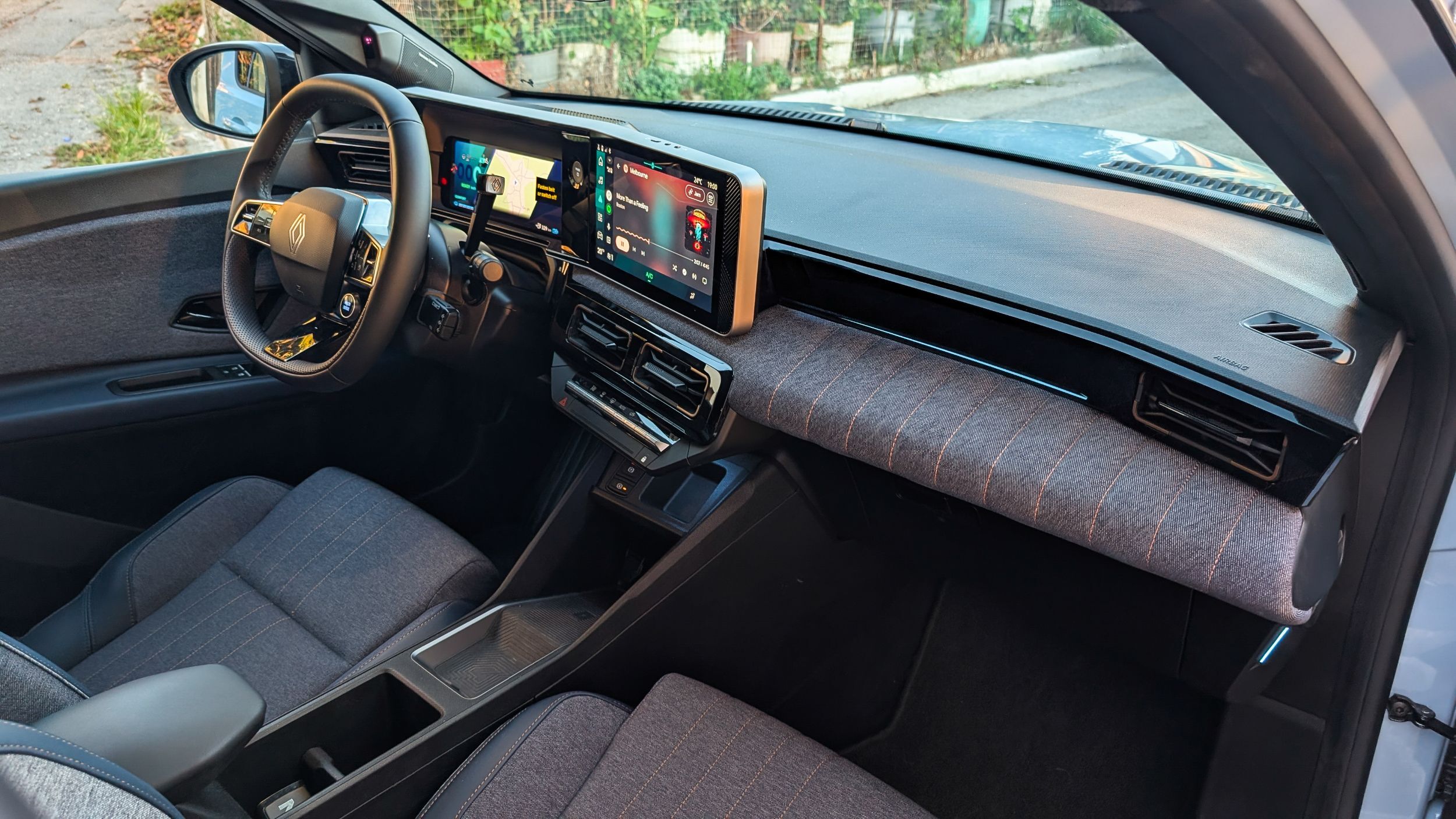 Renault 4 E-Tech - CarScoops - Interior (4)