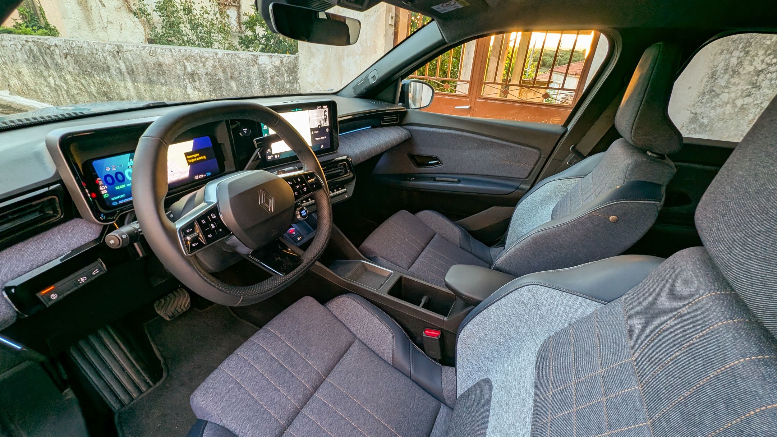 Renault 4 E-Tech - CarScoops - Interior (5)