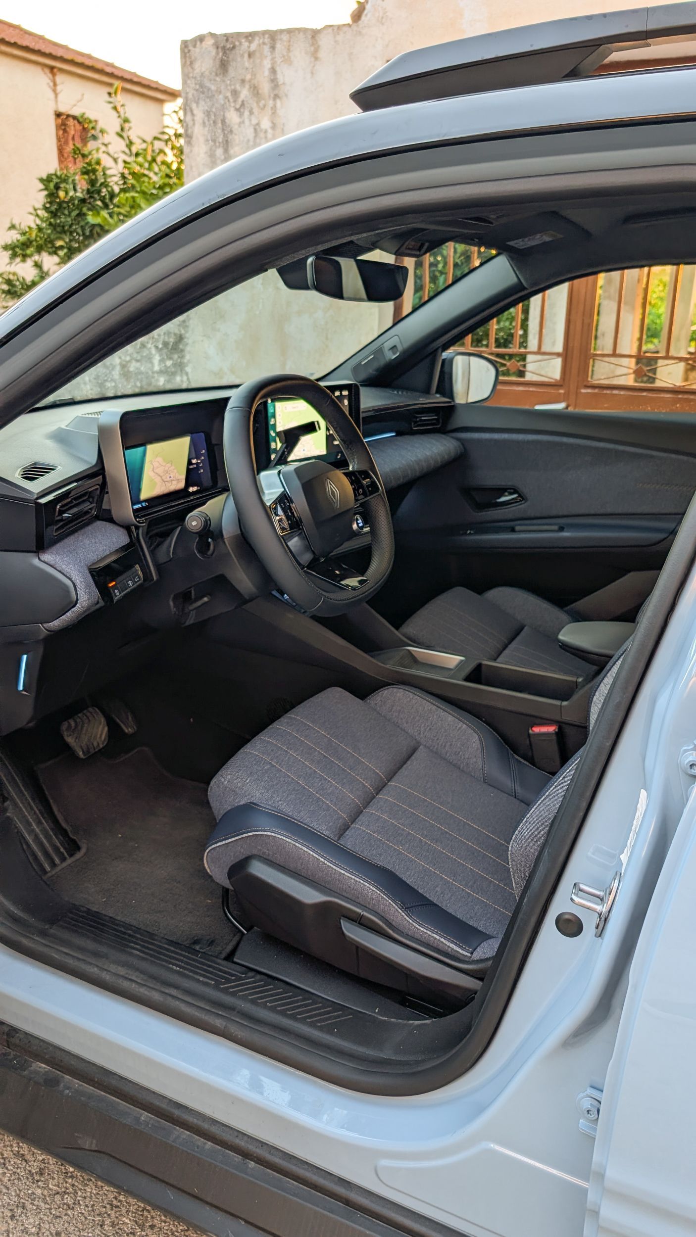 Renault 4 E-Tech - CarScoops - Interior (7)