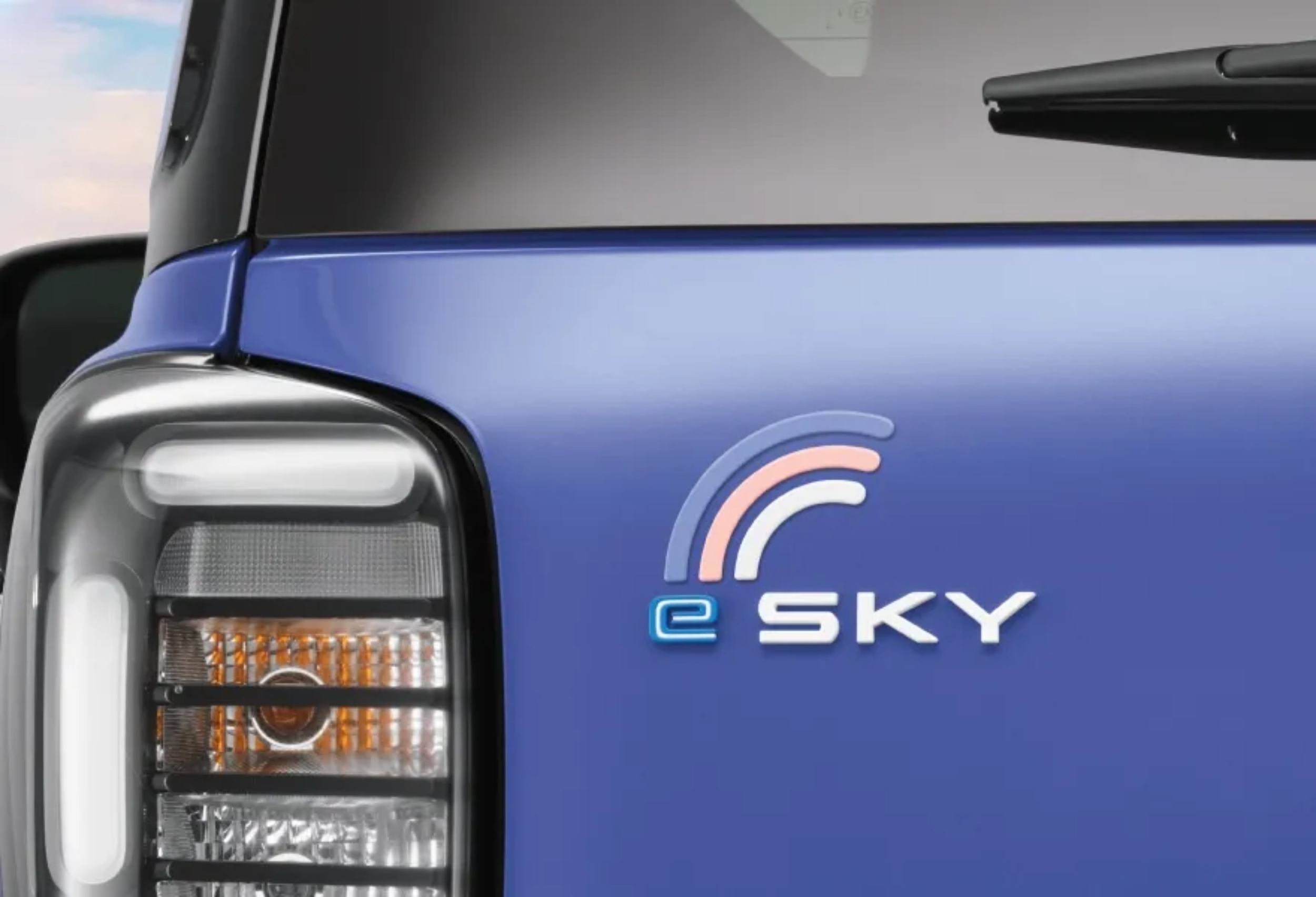Suzuki e-Sky - Japan - Accessories (1)