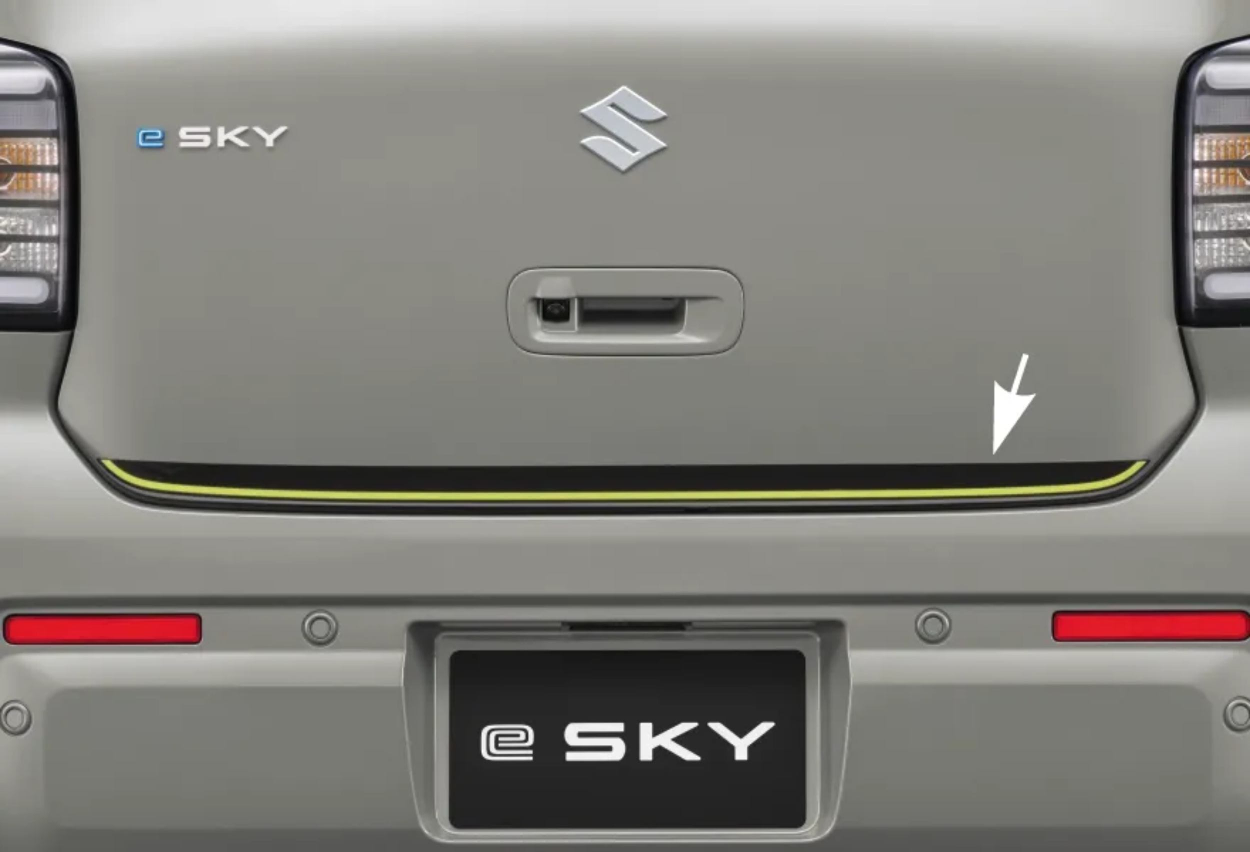 Suzuki e-Sky - Japan - Accessories - Neo Future (10)