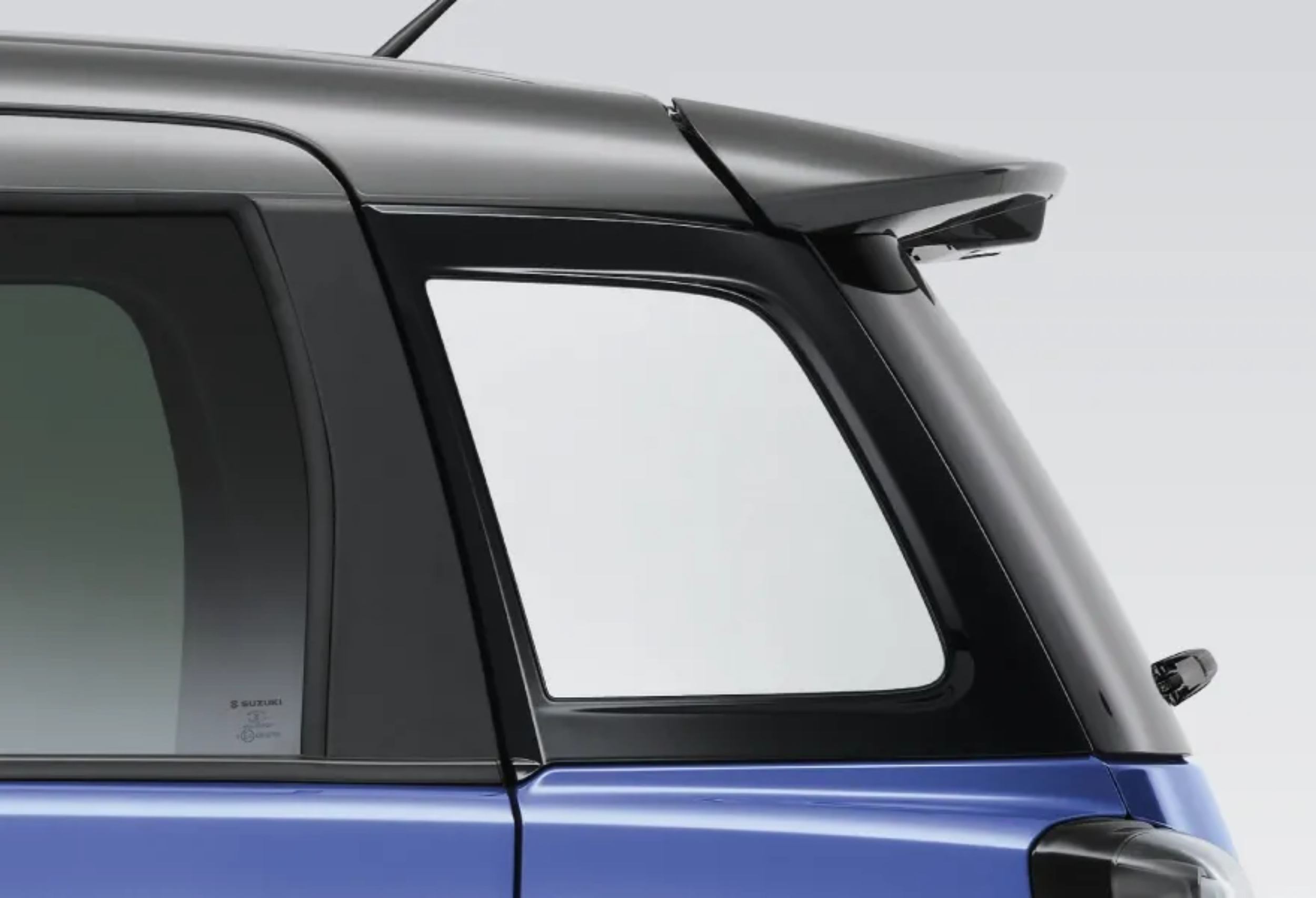 Suzuki e-Sky - Japan - Accessories - White Accents (4)