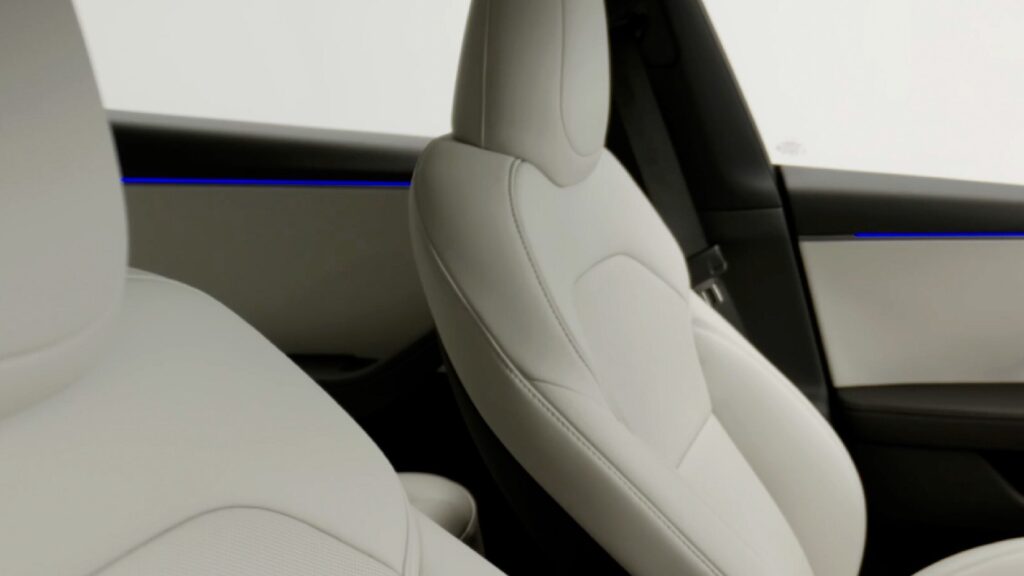  Tesla&rsquo;s Model 3 Gets A Bigger Screen And V2L, But You Can&rsquo;t Buy One
