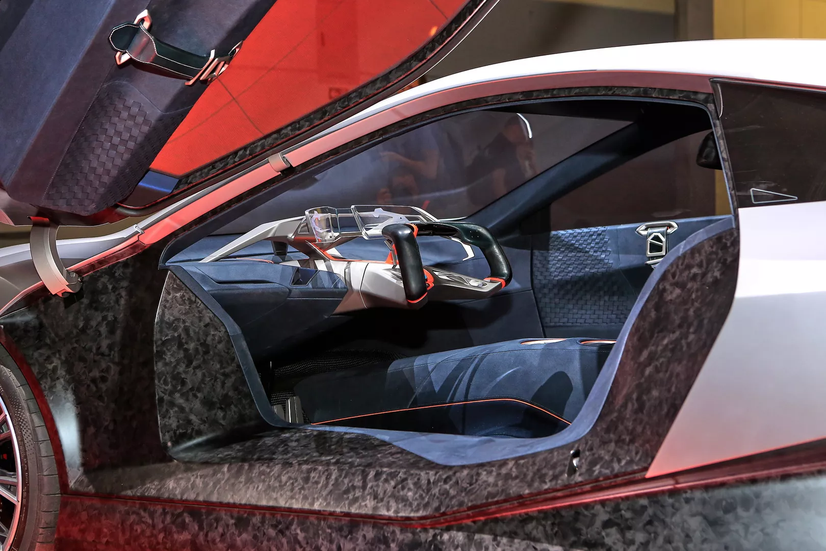 2569edda-2019-bmw-vision-m-next-16.webp
