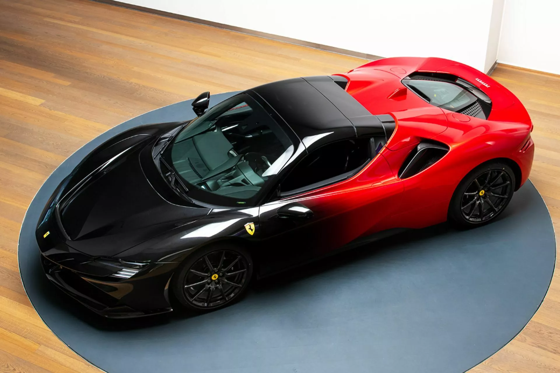 Ferrari-SF90-Spider-Nero-Daytona-and-Ros