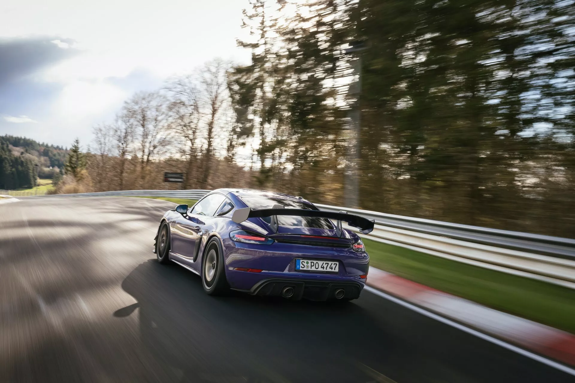 Manthey’s Porsche Cayman GT4 RS Kit Slashes Nurbugring Time By 6.1 Seconds