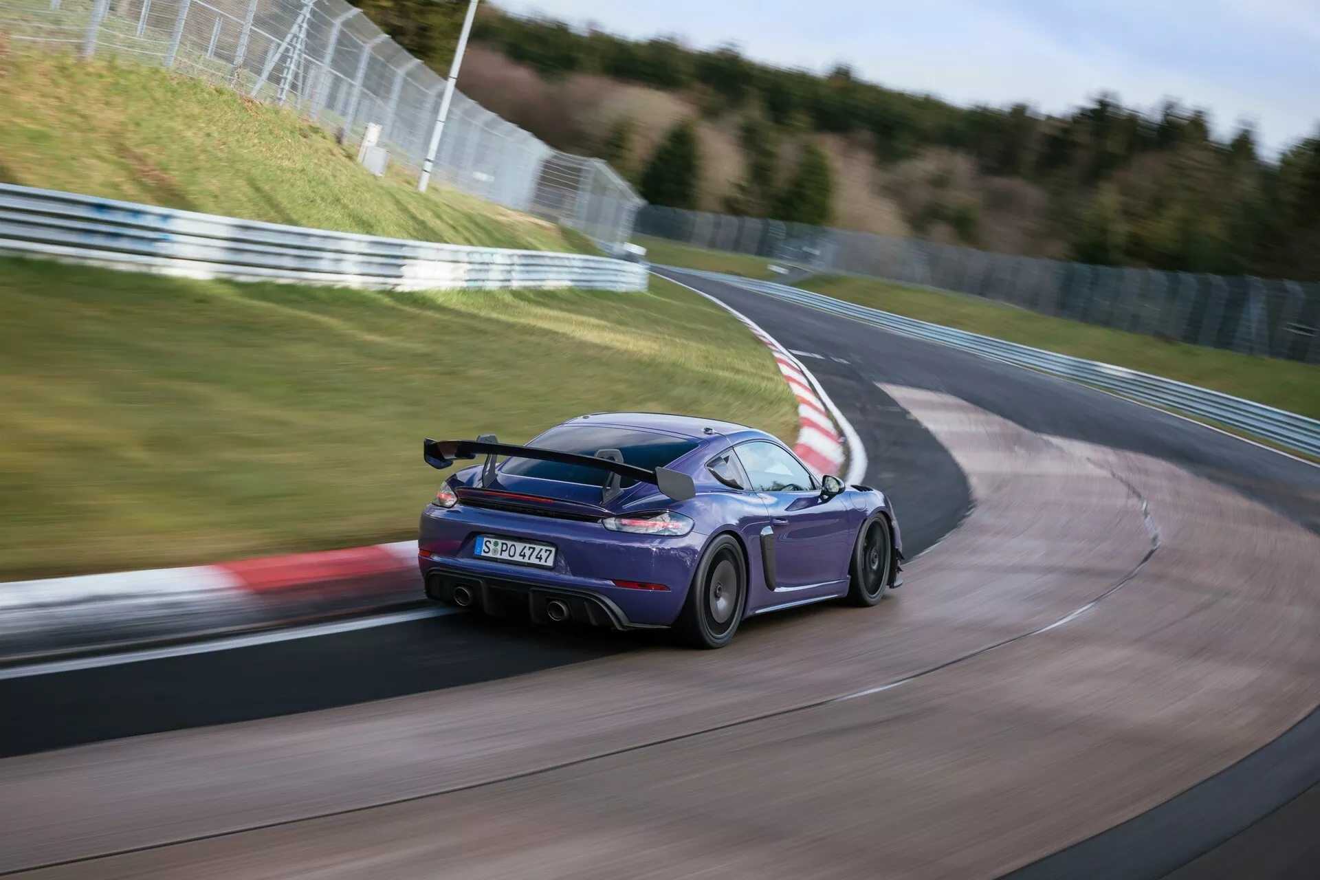 Manthey’s Porsche Cayman GT4 RS Kit Slashes Nurbugring Time By 6.1 Seconds