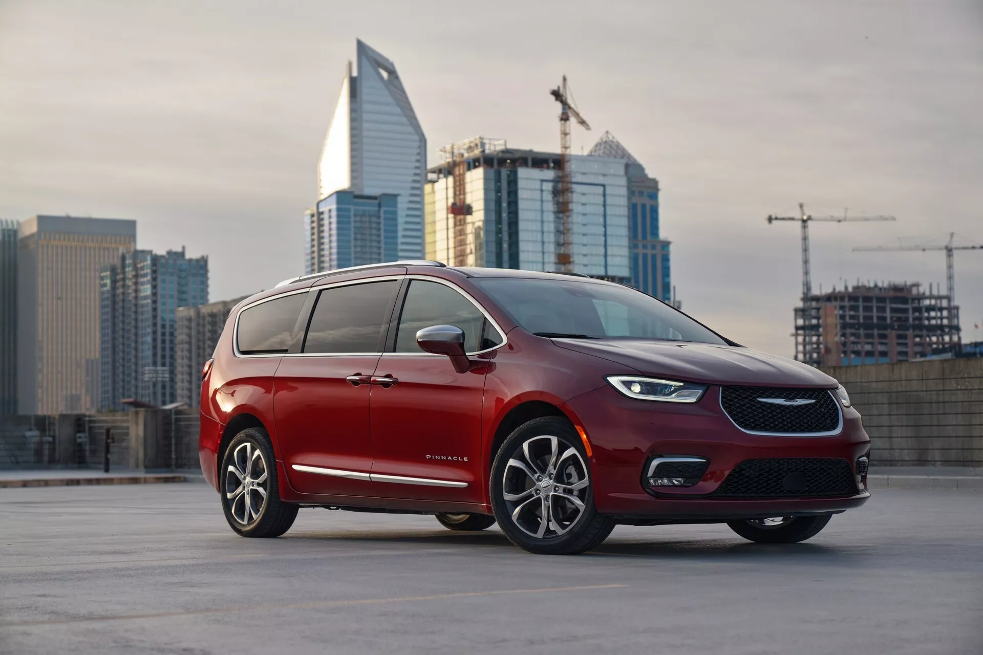 2023-Chrysler-Pacifica-901-4.webp