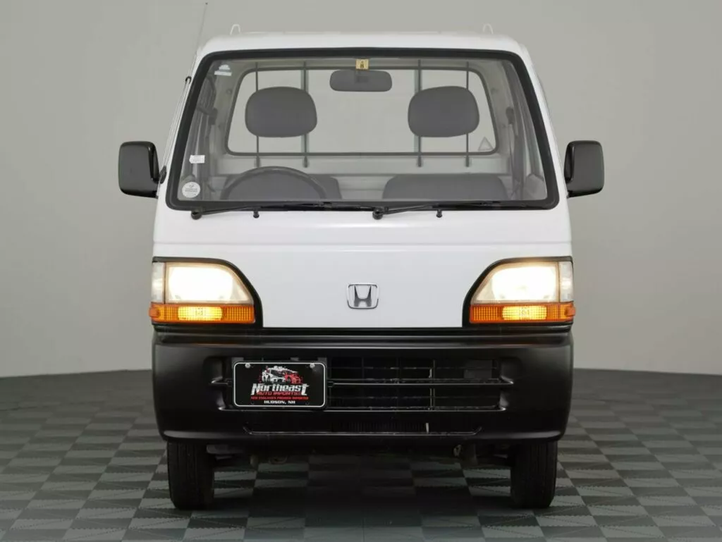https://www.carscoops.com/wp-content/uploads/webp/2023/12/1994-Honda-Acty-6x6-Crawler-4-1024x769.webp
