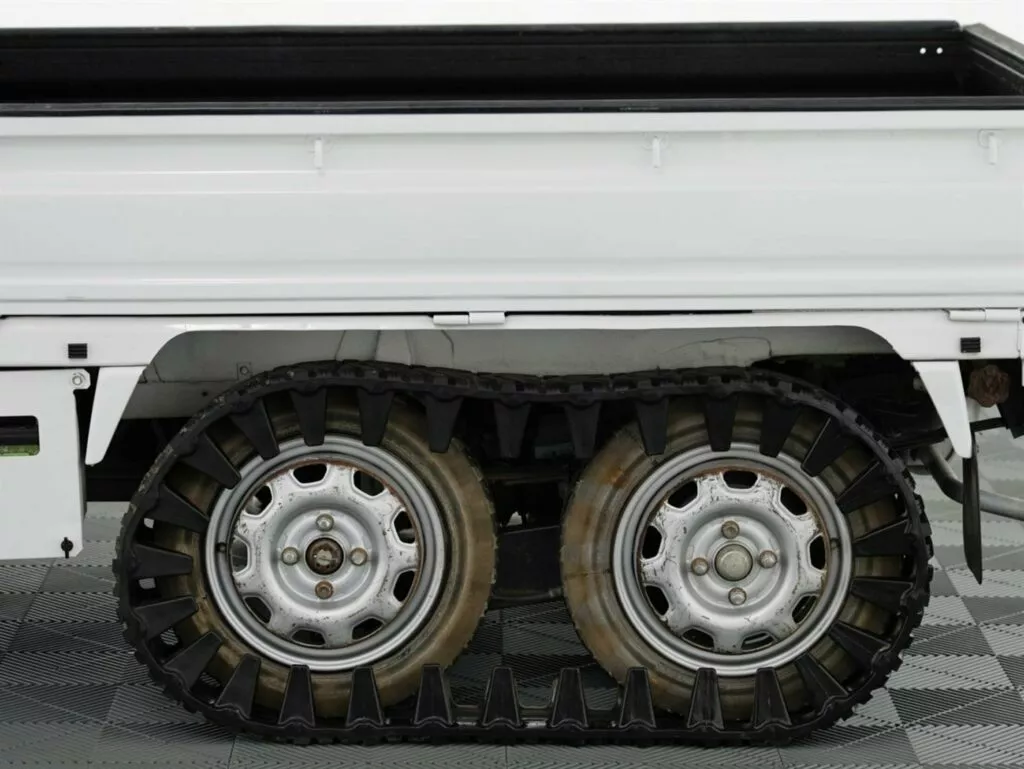 https://www.carscoops.com/wp-content/uploads/webp/2023/12/1994-Honda-Acty-6x6-Crawler-9-1024x769.webp