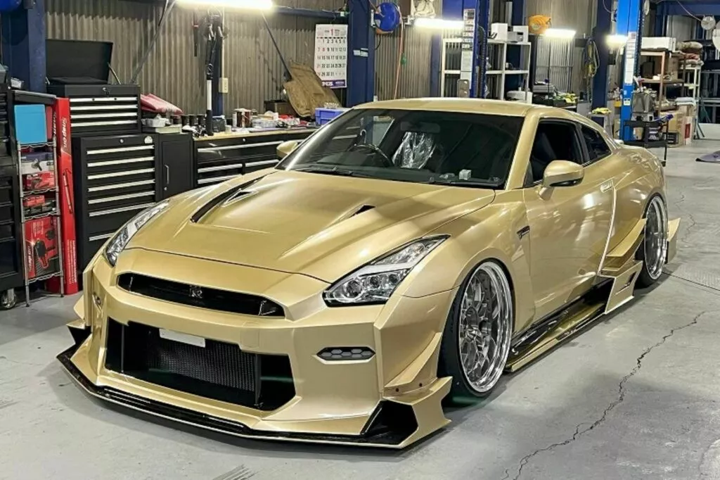 https://www.carscoops.com/wp-content/uploads/webp/2024/01/Kuhl-Nissan-GT-R-Widebody-1-1024x682.webp