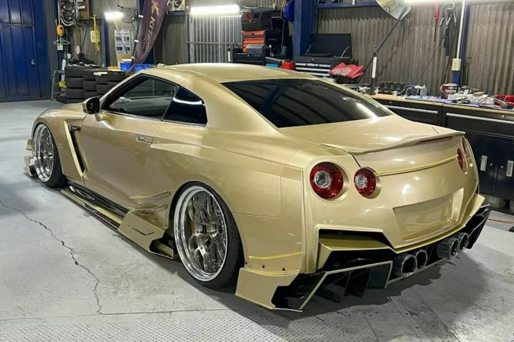 https://www.carscoops.com/wp-content/uploads/webp/2024/01/Kuhl-Nissan-GT-R-Widebody-5-1024x682.webp